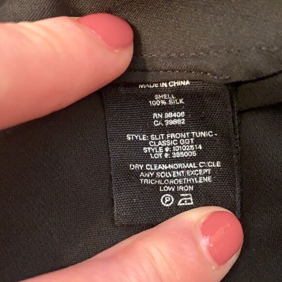 THEORY 100% Silk Back Slit Blouse. Black. Size XS/P - Picture 8 of 8